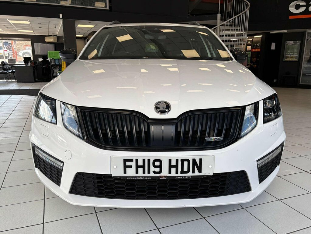 Skoda Octavia 2L Vrs White #4