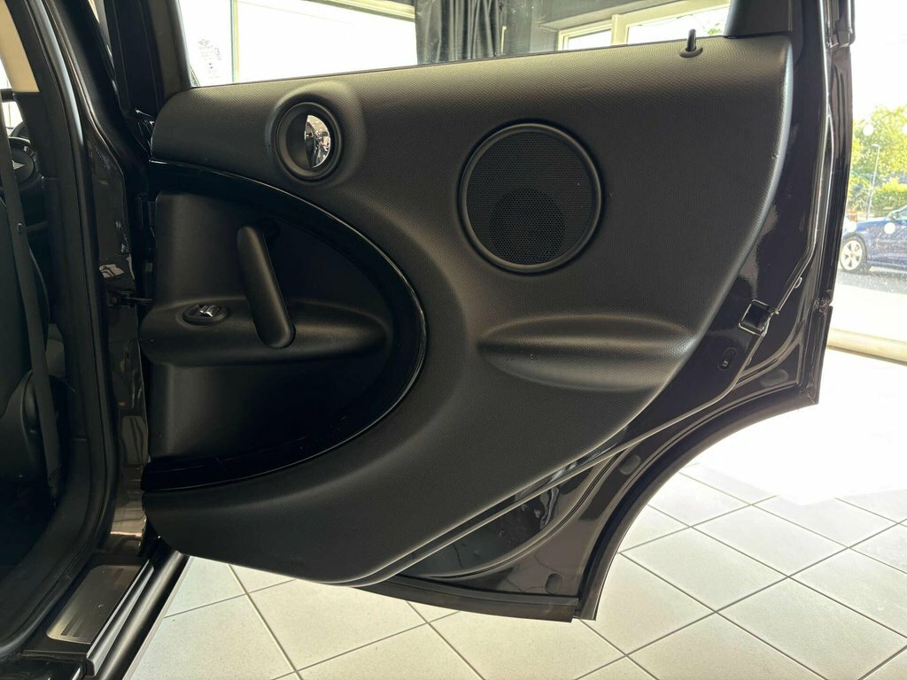 Mini Countryman 1.6L Cooper White #37