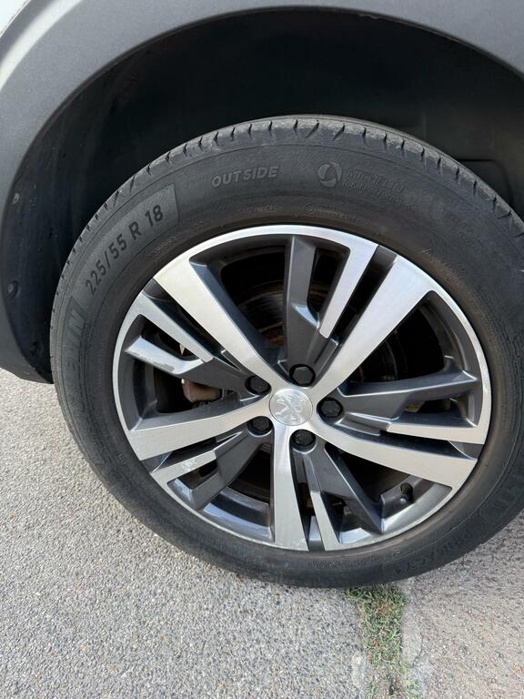 Peugeot 5008 1.2 Puretech Allure Premium Suv White #4