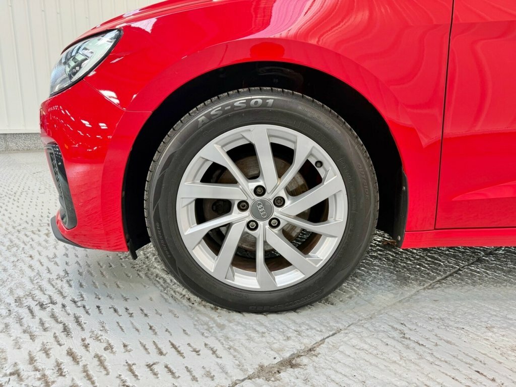 Audi A1 1L Sport Red #4