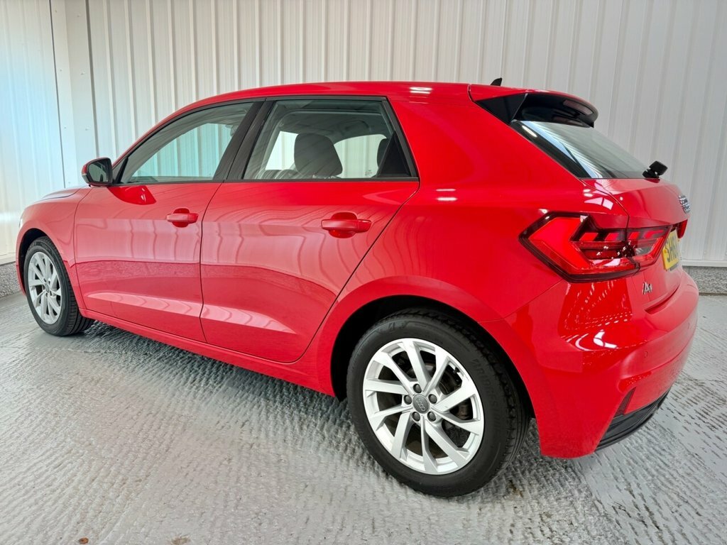 Audi A1 1L Sport Red #5