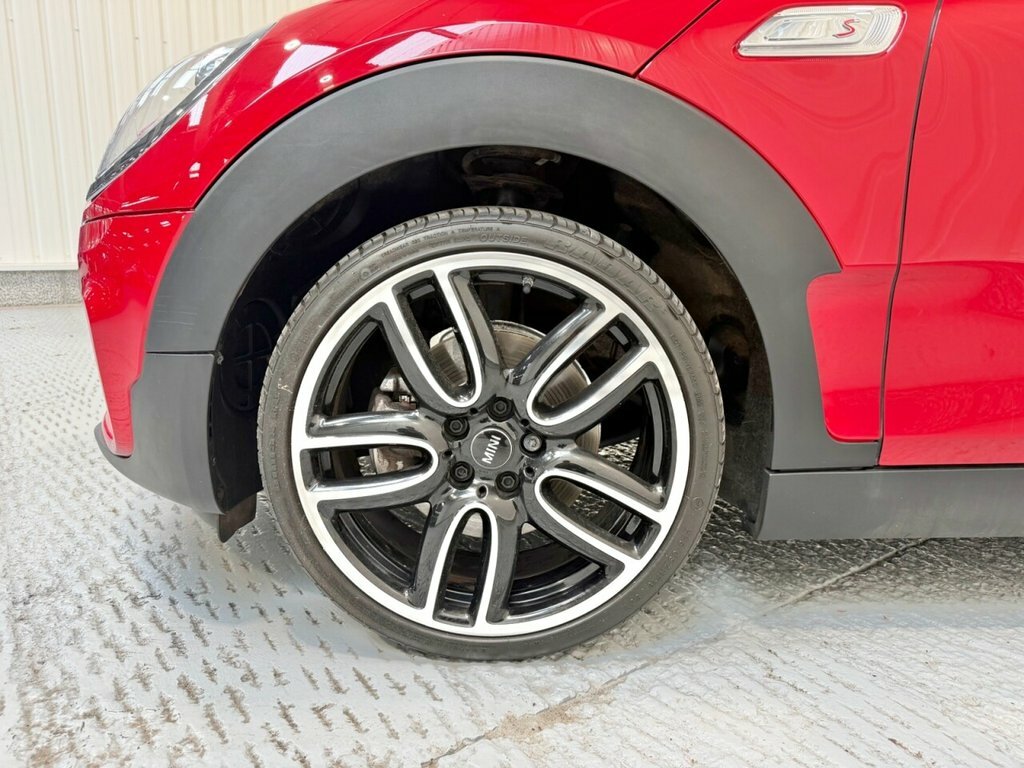 Mini Clubman 2L Cooper S Sport 6Dr Red #4