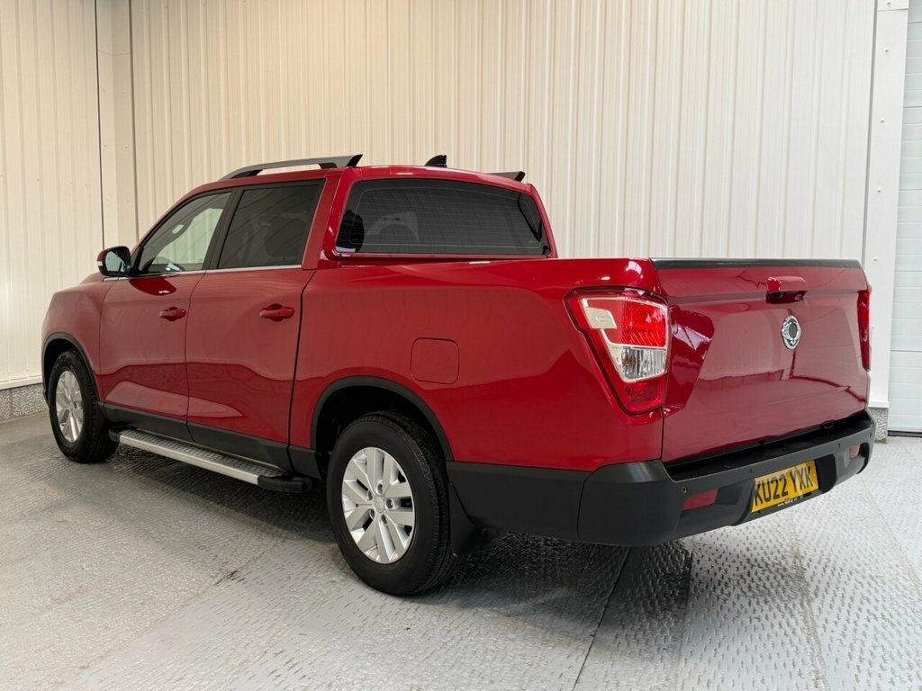 SsangYong Musso 2.2L Rhino Red #5