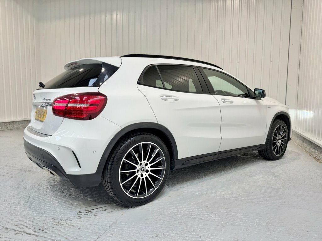 Mercedes-Benz GLA Class 2L Whiteart White #6