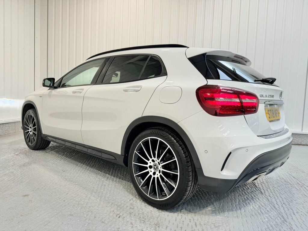 Mercedes-Benz GLA Class 2L Whiteart White #4