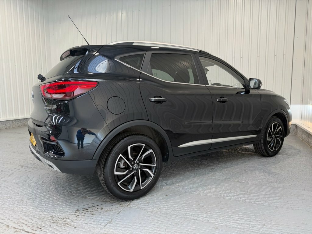 MG ZS 1L Exclusive Black #6