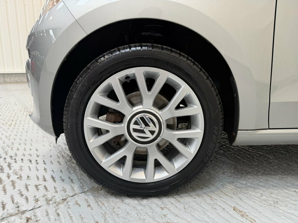Volkswagen Up 1L Groove Up Silver #4
