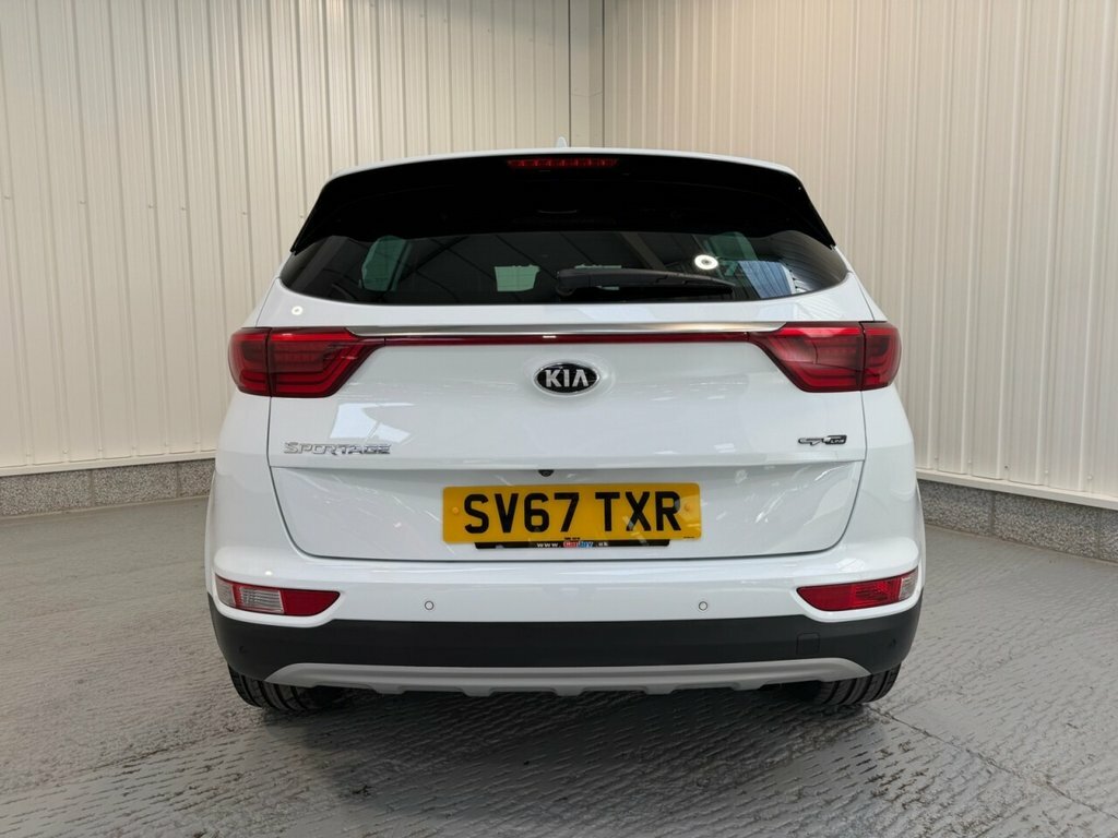 Kia Sportage 1.7L Gt-line Edition SV67TXR White #6