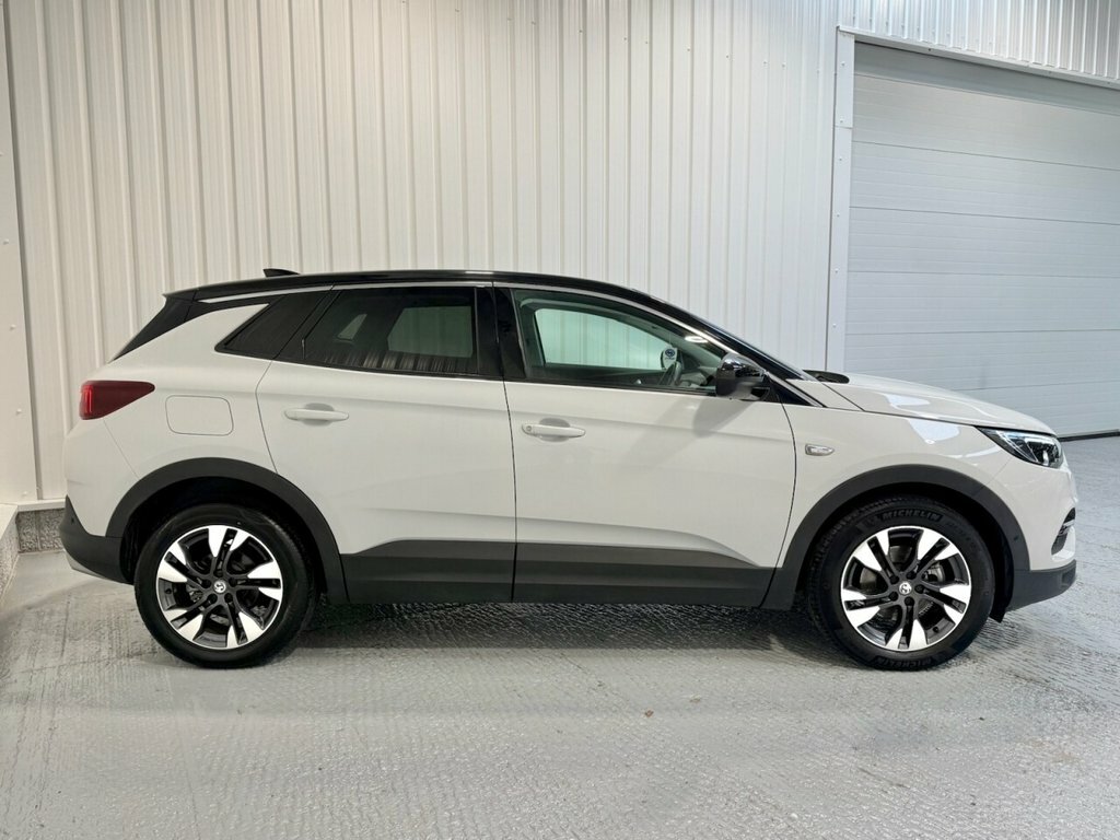 Vauxhall Grandland X 1.2L Sri Nav White #4
