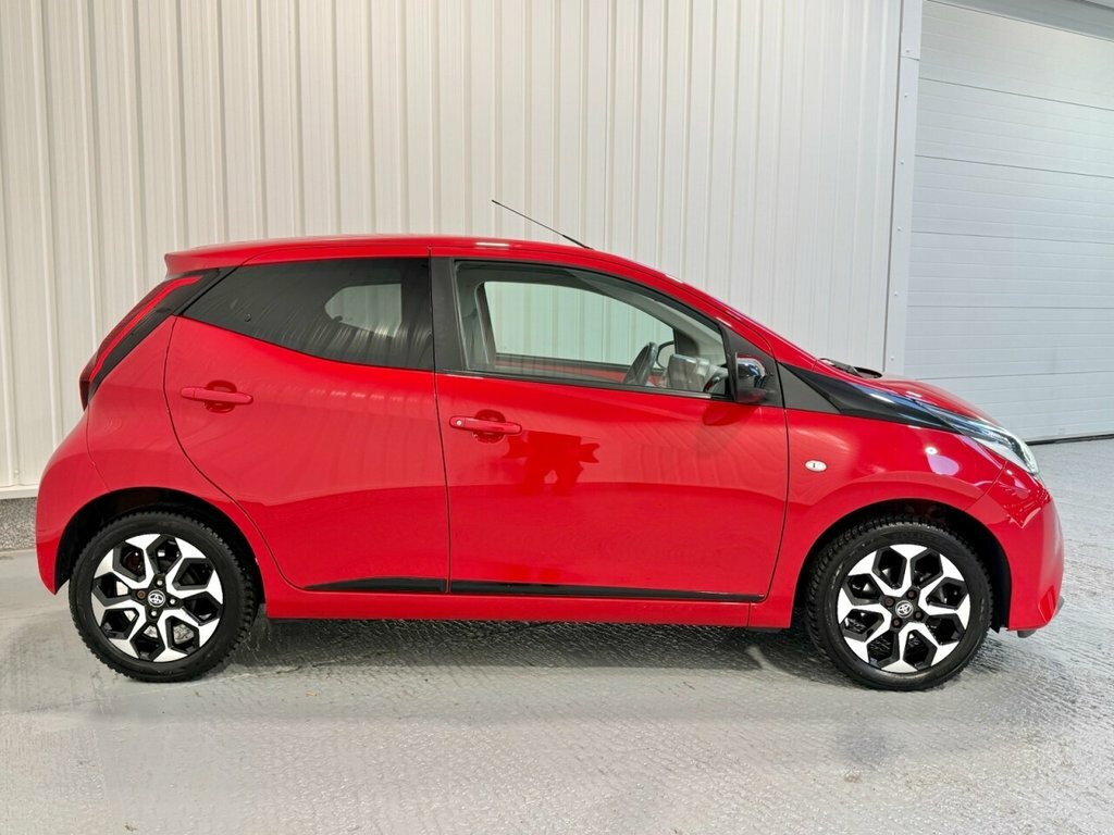 Toyota Aygo 1L X-trend Red #4