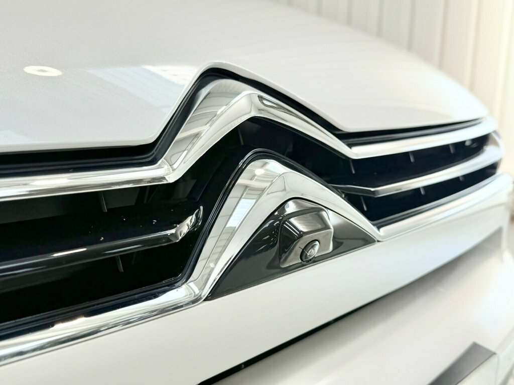 Citroen C5 X 1.6L Shine Plus White #5