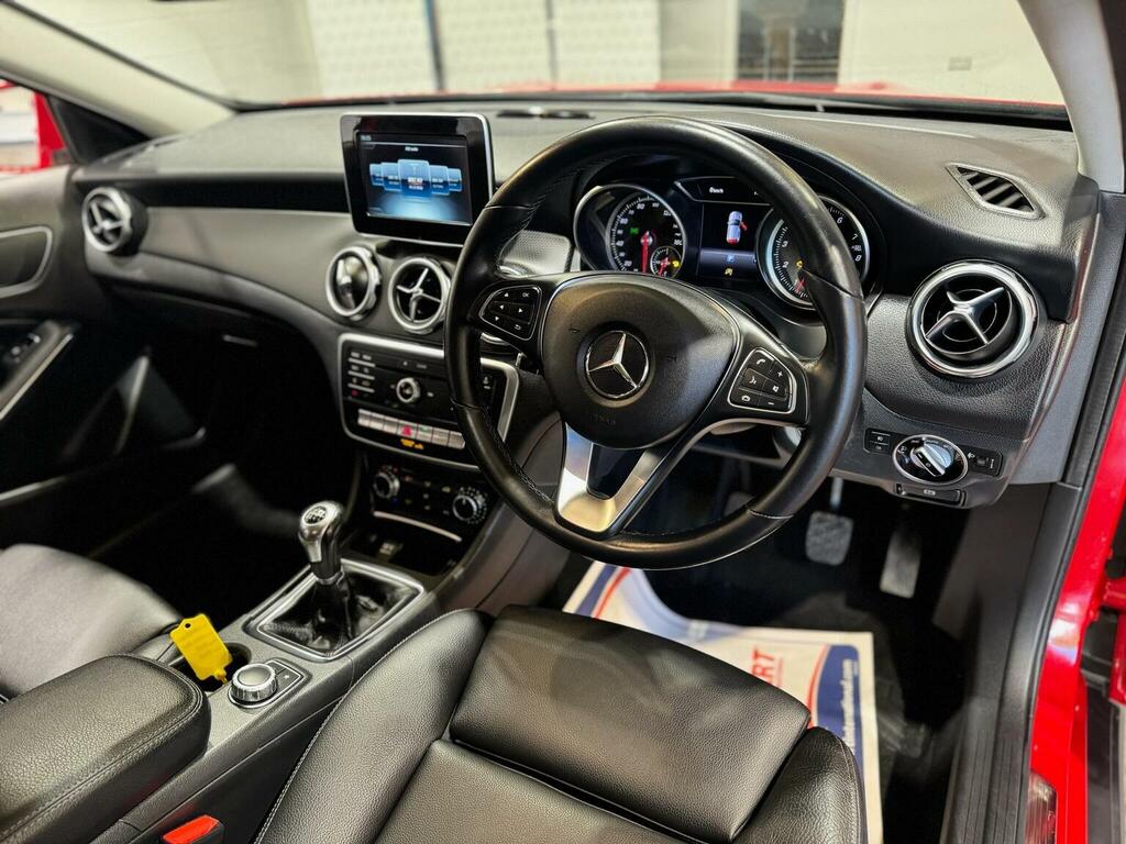 Mercedes-Benz GLA Class Suv 1.6 Gla200 Se Executive Euro 6 Ss 20 WG68ZXU Red #2