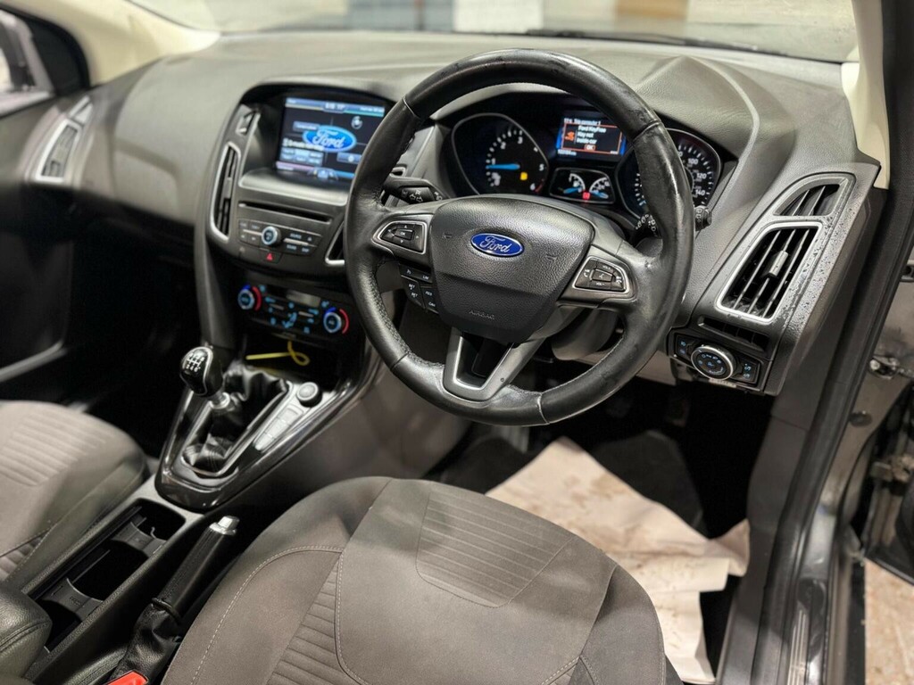 Ford Focus Estate 1.6 Tdci Titanium Euro 5 Ss 201464  #2