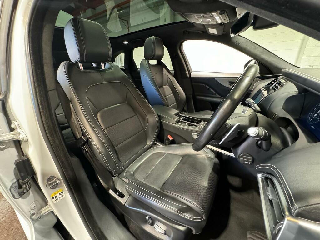 Jaguar F-Pace Suv 2.0 D180 Chequered Flag Awd Euro 6 Ss OX19KKH White #3
