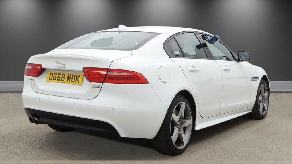 Jaguar XE 2018 2.0I Portfolio Saloon Euro 6 Grey #9
