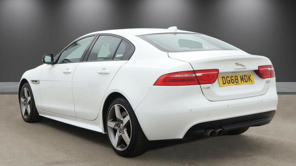 Jaguar XE 2018 2.0I Portfolio Saloon Euro 6 Grey #8