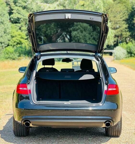 Audi A4 Avant 2L Black Edition Black #10