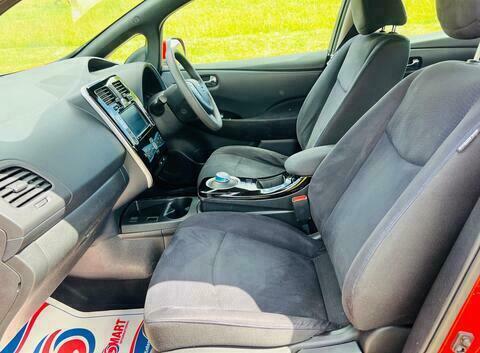 Nissan Leaf 30Kwh Acenta Hatchback White #19
