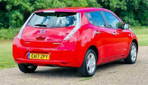 Nissan Leaf 30Kwh Acenta Hatchback White #9