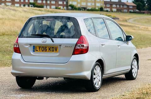 Honda Jazz Jazz Se Cvt Silver #8