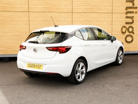 Vauxhall Astra Hatchback SG69FEP White #2