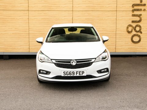 Vauxhall Astra Hatchback SG69FEP White #5