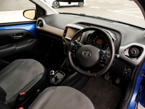 Toyota Aygo Aygo X-clusiv Vvt-i Cvt DG19DPZ Blue #4