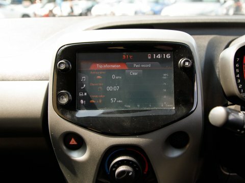 Toyota Aygo 1.0 Vvt-i X-play Euro 6 Red #28