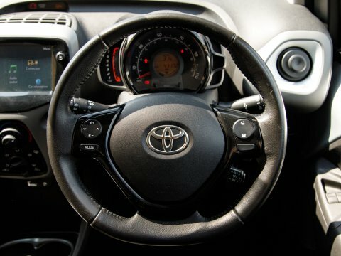 Toyota Aygo 1.0 Vvt-i X-play Euro 6 Red #21