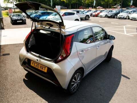 Toyota Aygo 1.0 Vvt-i X-play Euro 6 Red #36