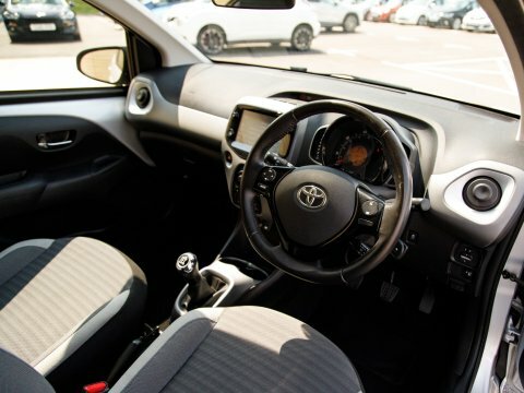 Toyota Aygo X-play Silver #4
