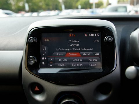 Toyota Aygo 1.0 Vvt-i X-play Euro 6 Red #22