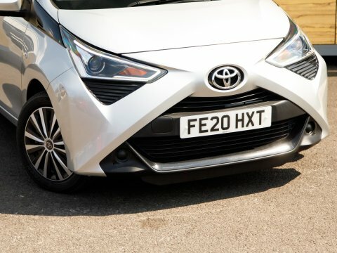 Toyota Aygo 1.0 Vvt-i X-play Euro 6 Red #10