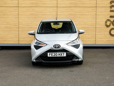 Toyota Aygo X-play Silver #5
