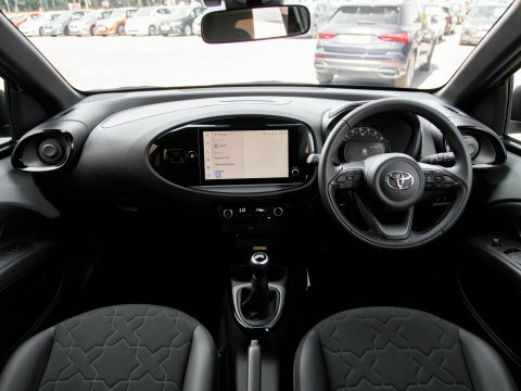 Toyota Aygo X Hatchback YX25UEH Green #3