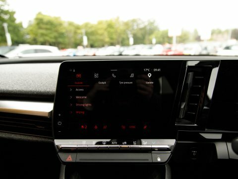 Renault Megane Megane Launch Edition Ev Black #29