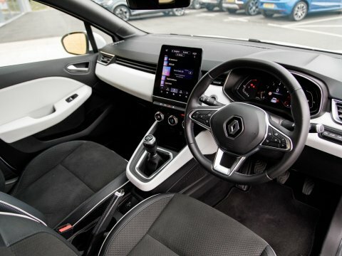 Renault Clio Hatchback White #4