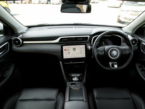 MG ZS Suv White #3