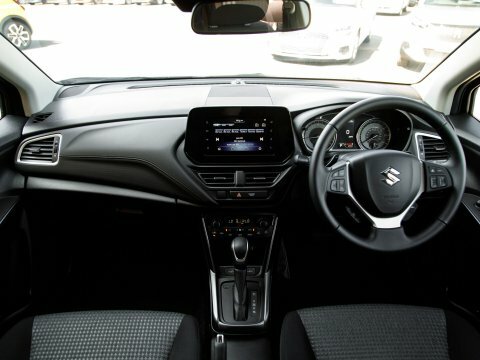Suzuki S Cross Suv White #3
