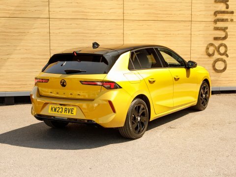 Vauxhall Astra Hatchback Yellow #2