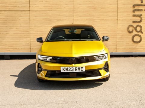 Vauxhall Astra Hatchback Yellow #5