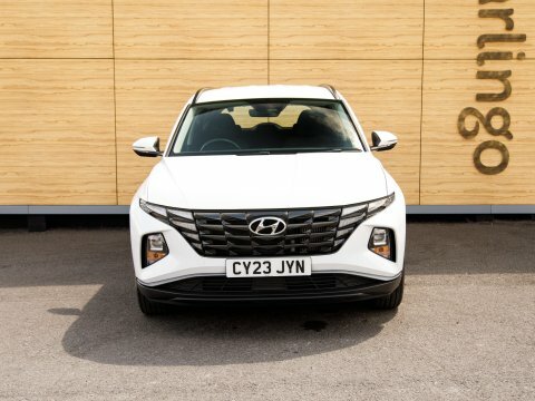 Hyundai Tucson Suv White #5