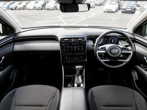 Hyundai Tucson Suv White #3