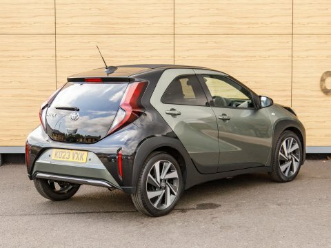 Toyota Aygo X Hatchback Green #2