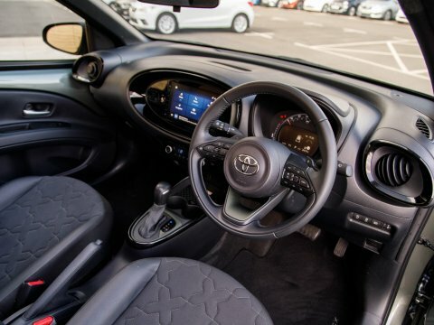 Toyota Aygo X Hatchback Green #4