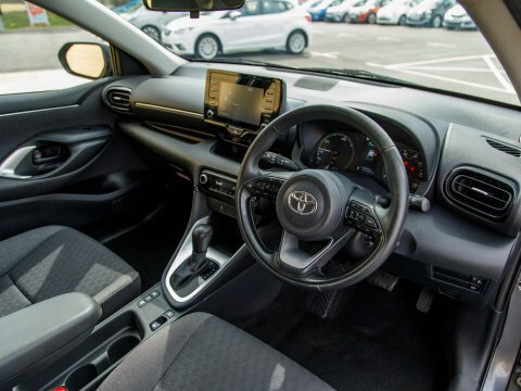 Toyota Yaris Hatchback Grey #4