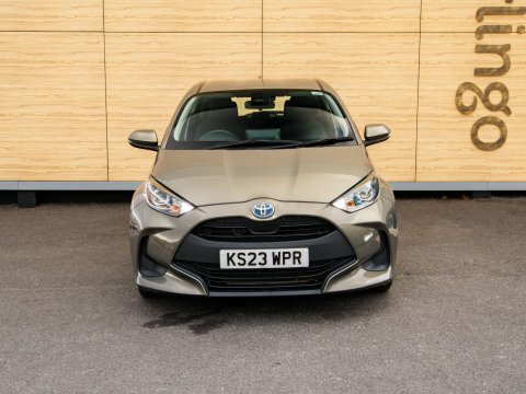Toyota Yaris Hatchback Brown #5