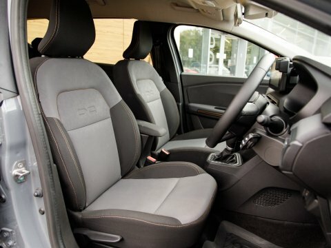 Dacia Jogger Mpv 1.6 Extreme Hybrid 140 202424 Green #33