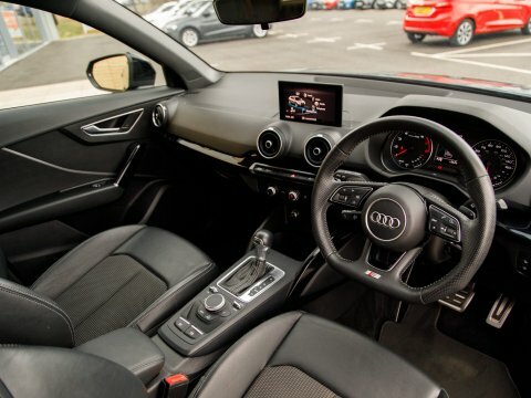 Audi Q2 Suv Grey #4