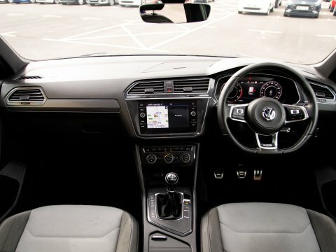 Volkswagen Tiguan Suv YK18UAJ Blue #3